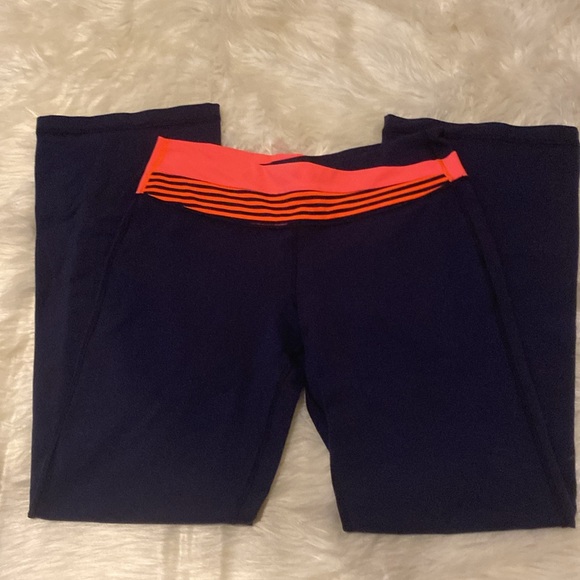 LULULEMON Yoga Pants Women’s Size 10 LULULEMON Wide Leg Stretch Workout Pants - Picture 2 of 12